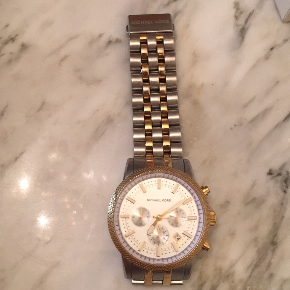 Micheal Kors watch - Picture 3 of 3